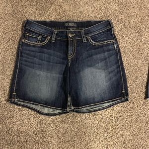 NWOT Silver Suki denim shorts size 14